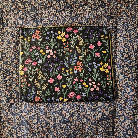 Accessories - NWOT Floral Tech Sleeve